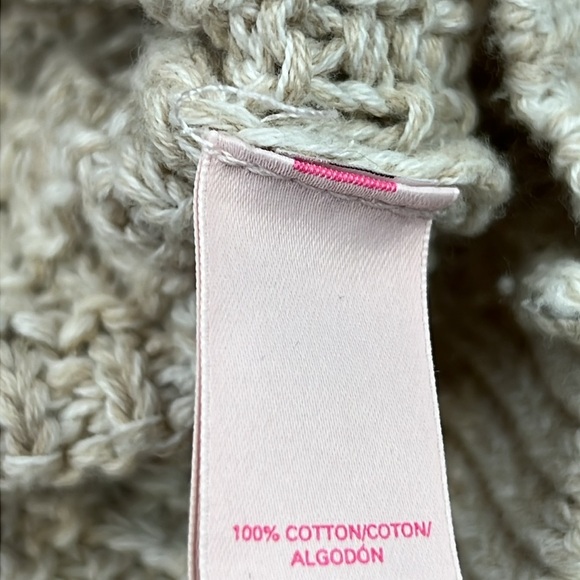 Victoria's Secret Women's V-Neck Sleeveless Open Knit Hi-Lo Sweater - Picture 4 of 7